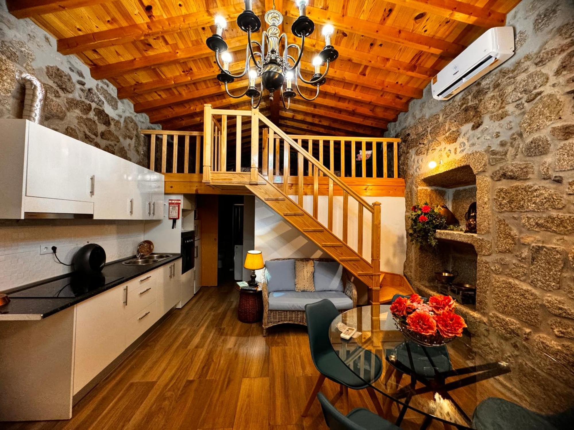 Casa Da Vila - Apartamento Duplex Alpedrinha ภายนอก รูปภาพ
