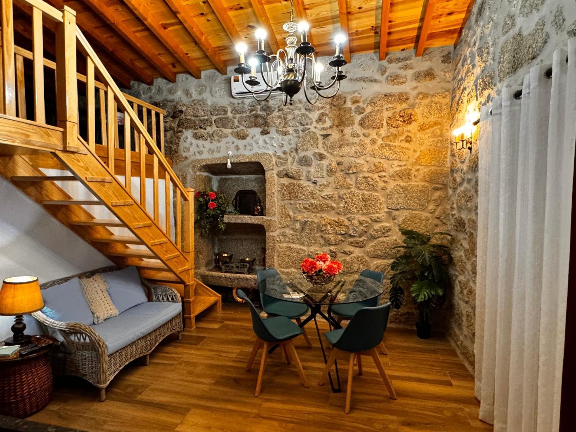 Casa Da Vila - Apartamento Duplex Alpedrinha ภายนอก รูปภาพ